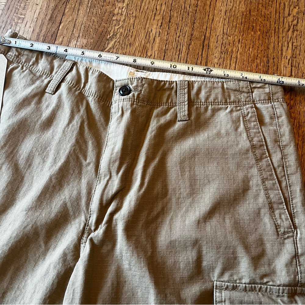 Dockers Cargo Brown Mens 32 Shorts NWT - Picture 7 of 7